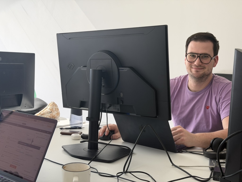 897B70B0 E8CA 45CC 9020 569F1995B6AF 1 105 c